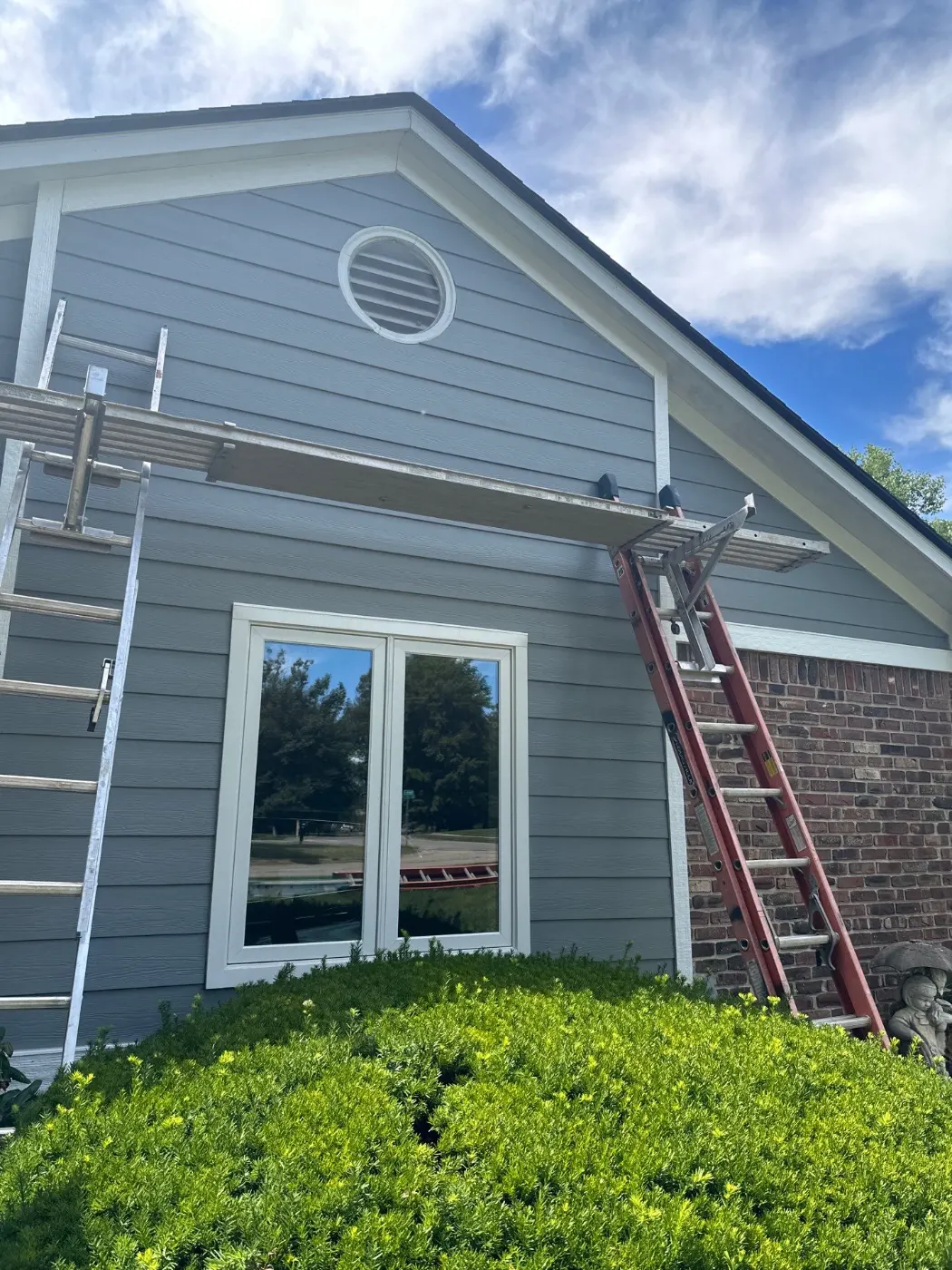 Vinyl siding replacement completed in Nora